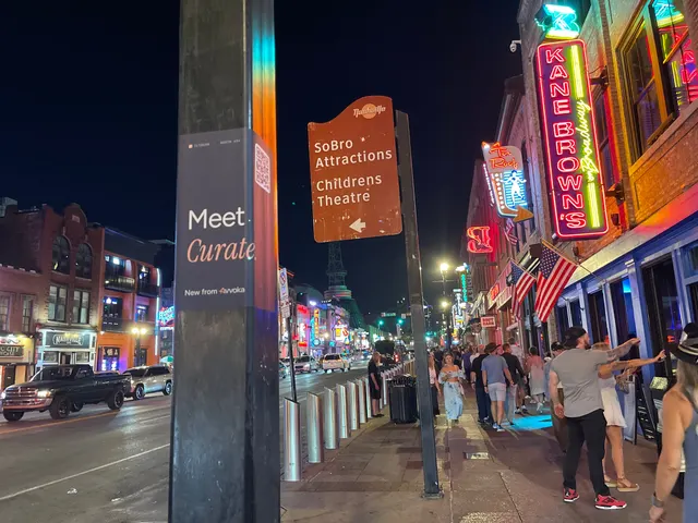 Avvoka pole snipe on the Broadway corridor in Nashville by Beyond Street Media (photo 27 of 190).