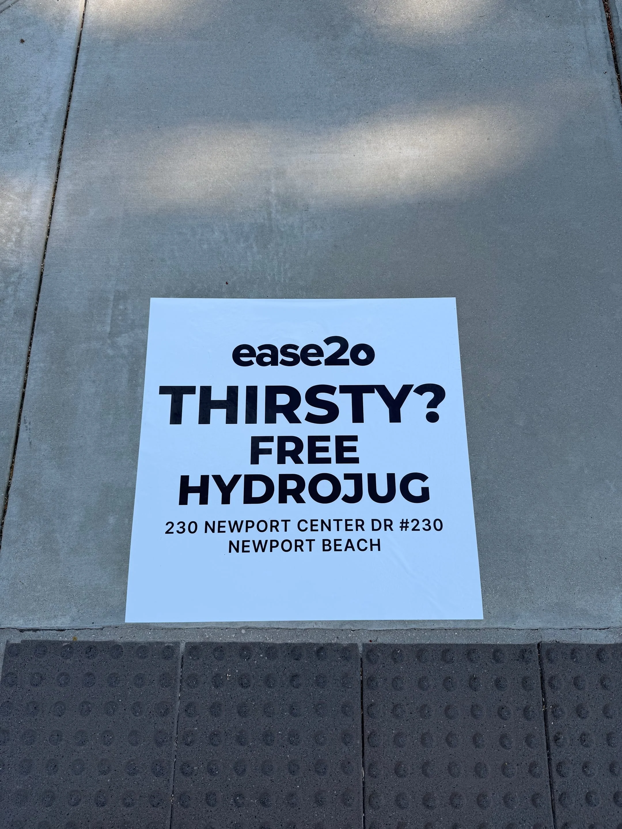 ease2o pop-up pole sticker on lamp post in Newport Beach, CA by Beyond Street Media