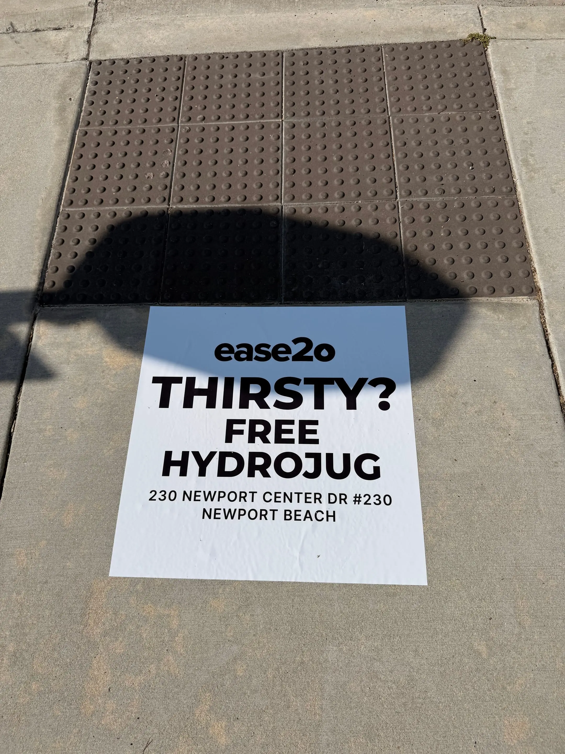 ease2o pop-up pole sticker on lamp post in Newport Beach, CA by Beyond Street Media
