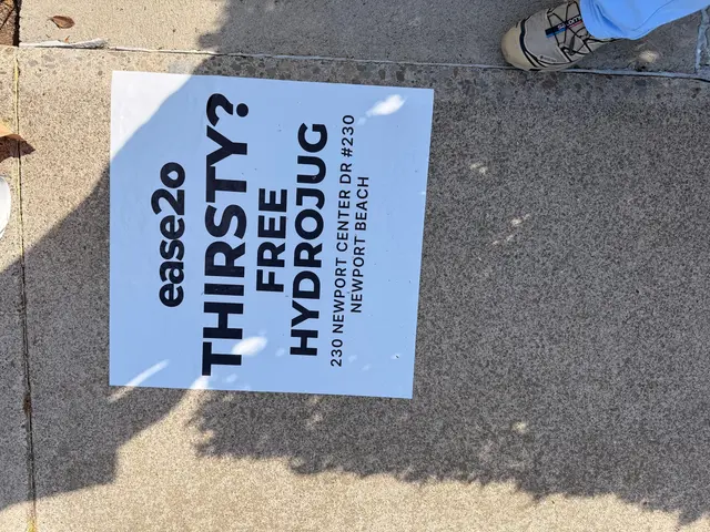 ease2o pop-up pole sticker on lamp post in Newport Beach, CA by Beyond Street Media (photo 60 of 61).