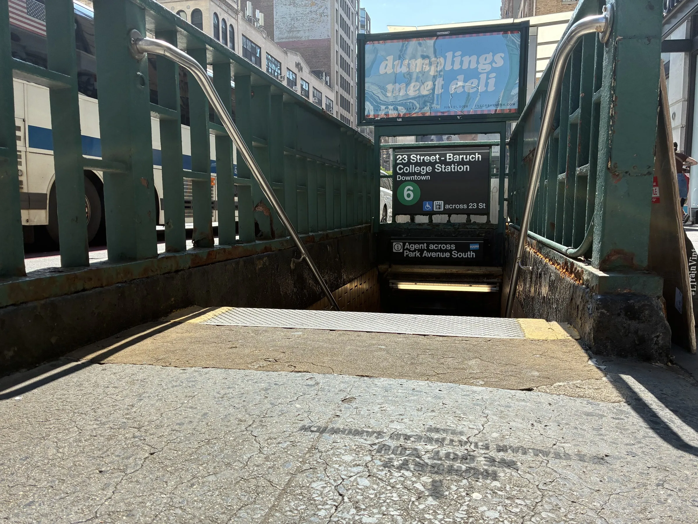 PIADI La Piadineria chalk stencil wayfinding campaign around 23rd St and Broadway in New York by Beyond Street Media