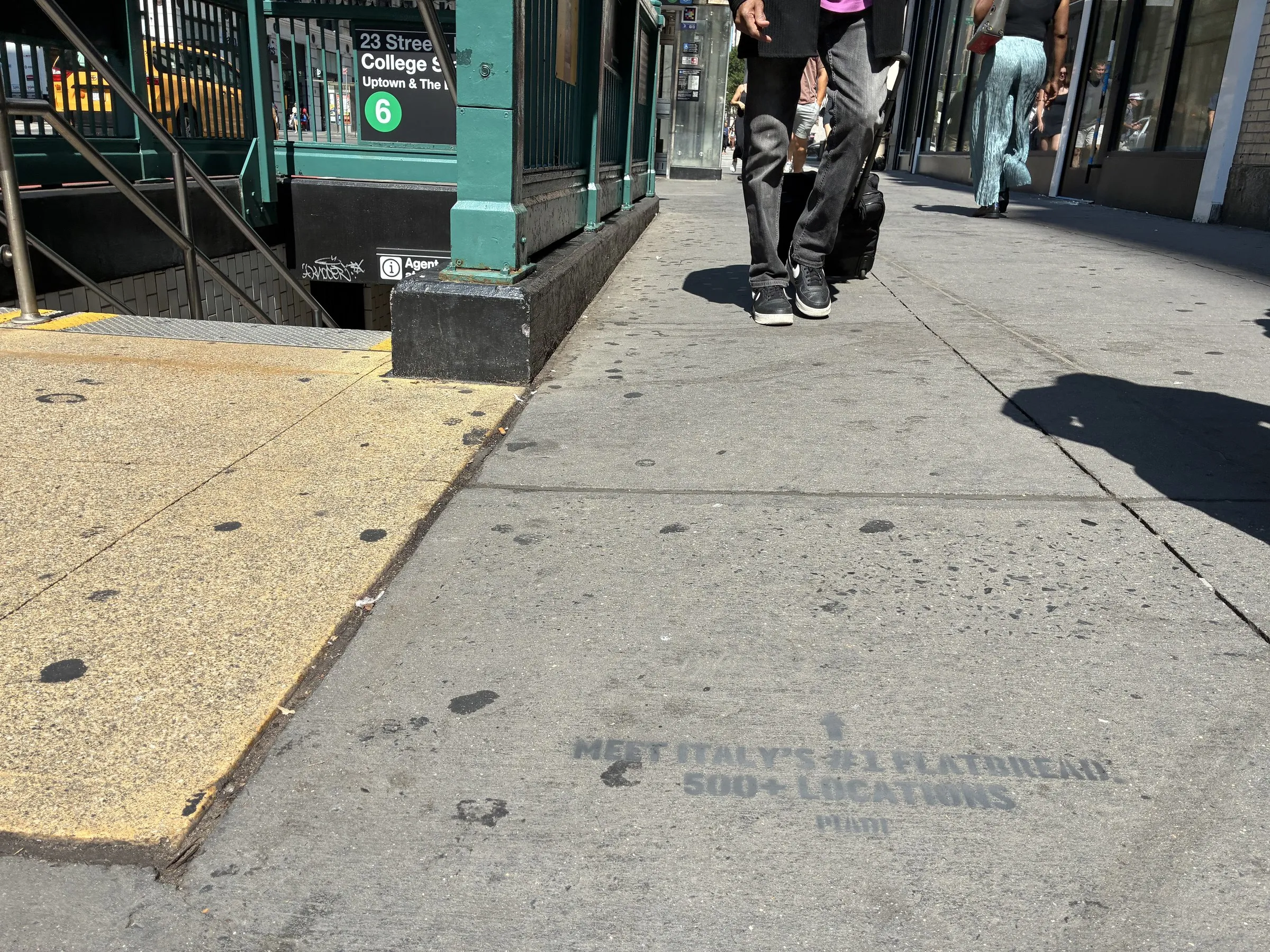 PIADI La Piadineria chalk stencil wayfinding campaign around 23rd St and Broadway in New York by Beyond Street Media