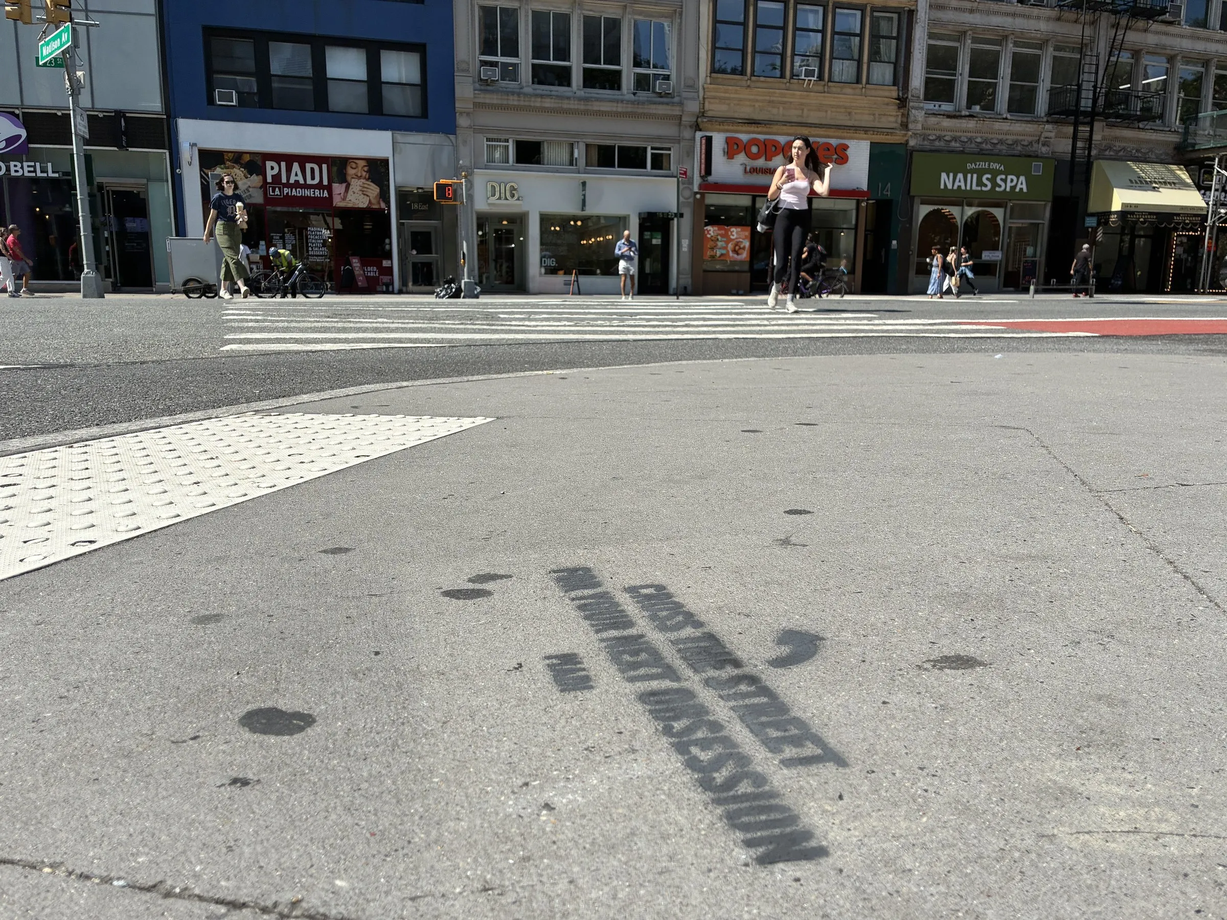 PIADI La Piadineria chalk stencil wayfinding campaign around 23rd St and Broadway in New York by Beyond Street Media