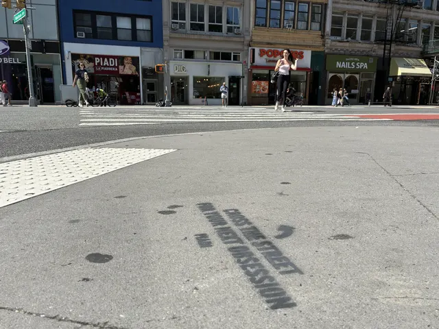 PIADI La Piadineria chalk stencil wayfinding campaign around 23rd St and Broadway in New York by Beyond Street Media